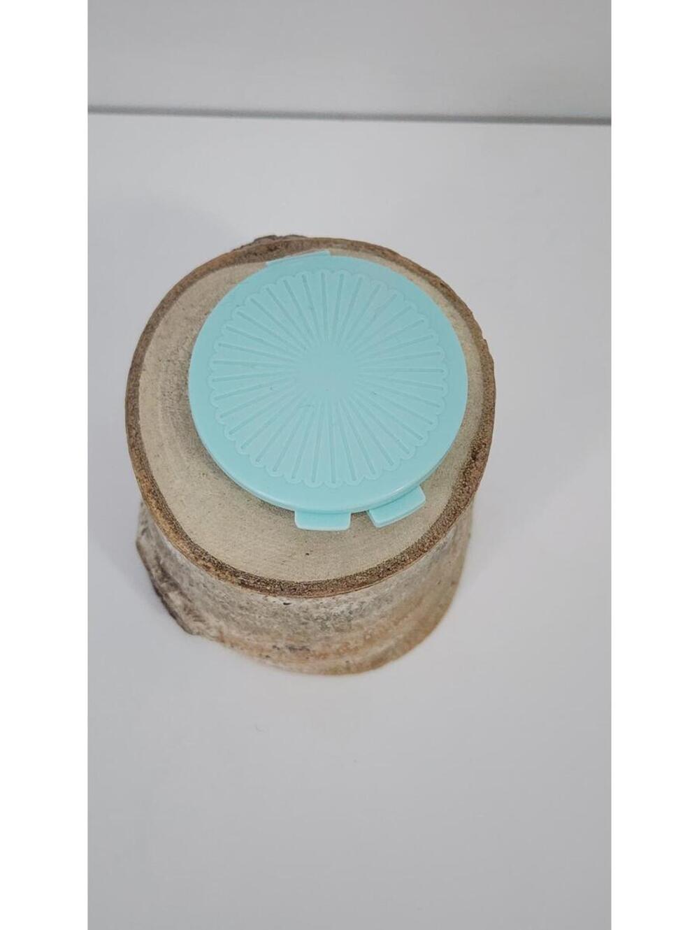 Tupperware Mini Clamshell Pill Keeper Magnet as-is - Picture 1 of 2